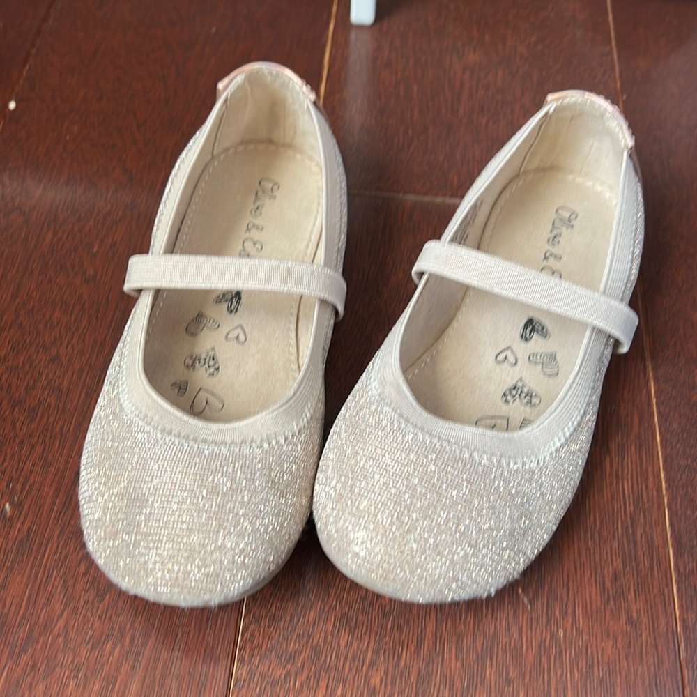 Olive & Edie toddler girl dress shoe in champagne sparkle